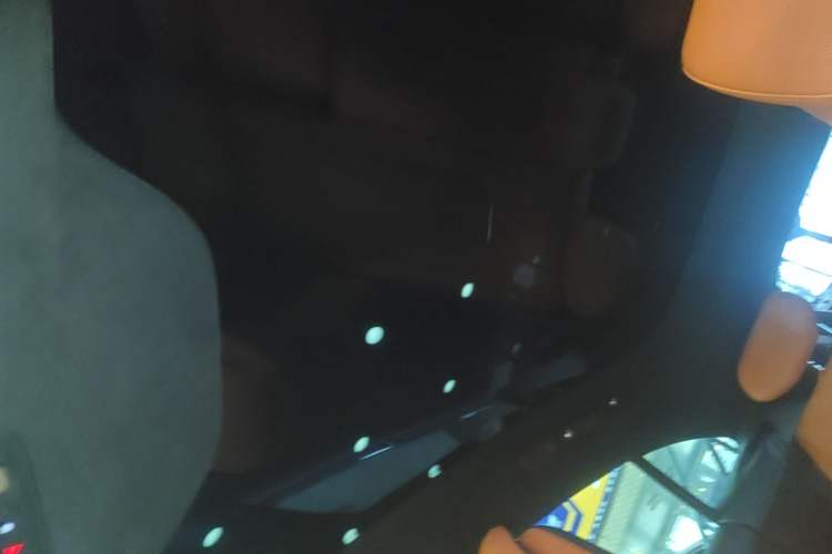 Used Xiaomi Auto YU7 2025 Ultra-Long Range High-Performance All-Wheel-Drive Max Edition Headliner