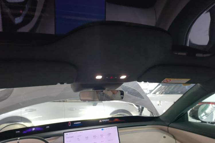 Used Xiaomi Auto YU7 2025 Ultra-Long Range High-Performance All-Wheel-Drive Max Edition Headliner