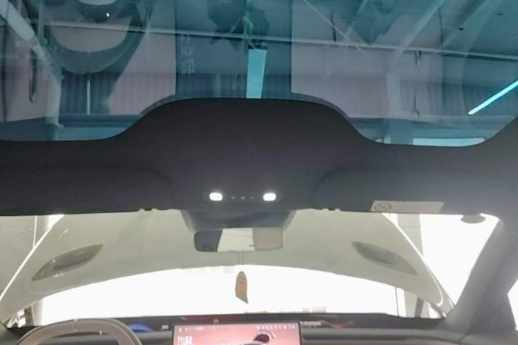 Used Xiaomi Auto YU7 2025 Ultra-Long Range High-Performance All-Wheel-Drive Max Edition Headliner