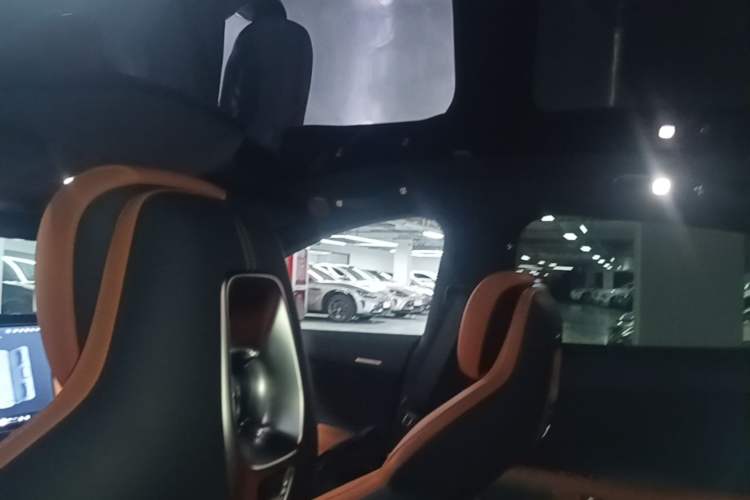 Used Xiaomi Auto YU7 2025 Ultra-Long Range High-Performance All-Wheel-Drive Max Edition Headliner