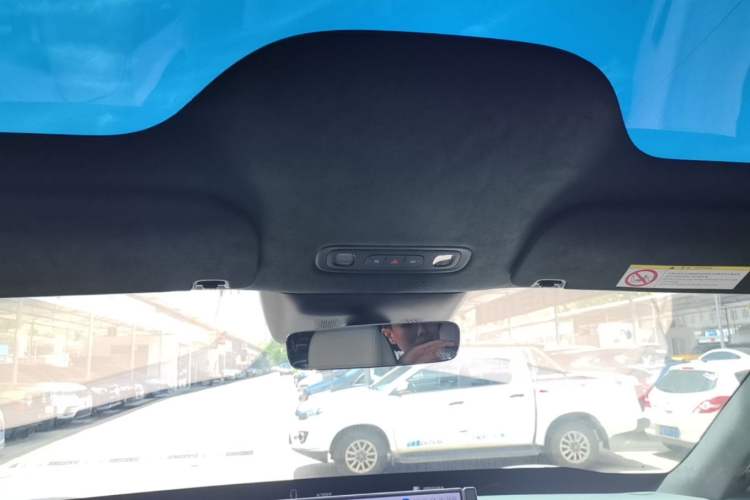 Used Xiaomi Auto YU7 2025 Ultra-Long Range High-Performance All-Wheel-Drive Max Edition Headliner