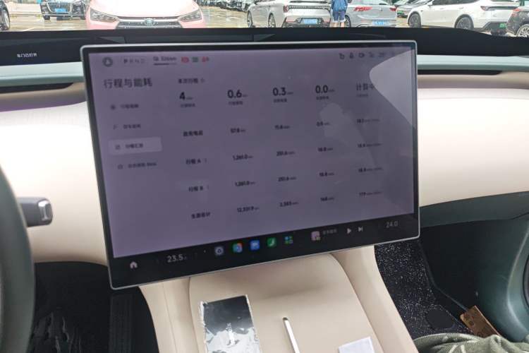 Used Xiaomi Auto YU7 2025 Ultra-Long Range High-Performance All-Wheel-Drive Max Edition Instrument Cluster