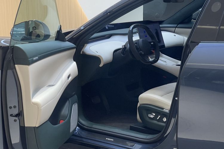 Used Xiaomi Auto YU7 2025 Ultra-Long Range High-Performance All-Wheel-Drive Max Edition Interior 1