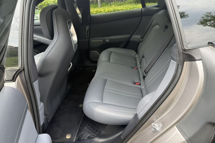 Used Xiaomi Auto YU7 2025 Ultra-Long Range Rear-Wheel Drive Version Interior 1