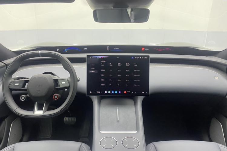 Used Xiaomi Auto YU7 2025 Ultra-Long Range Rear-Wheel Drive Version Interior 1