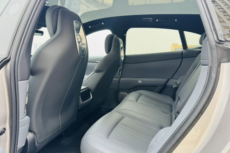 Used Xiaomi Auto YU7 2025 Ultra-Long Range Rear-Wheel Drive Version Interior 1