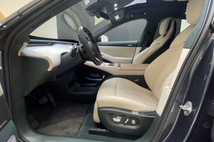 Used Xiaomi Auto YU7 2025 Ultra-Long Range High-Performance All-Wheel-Drive Max Edition Interior 11