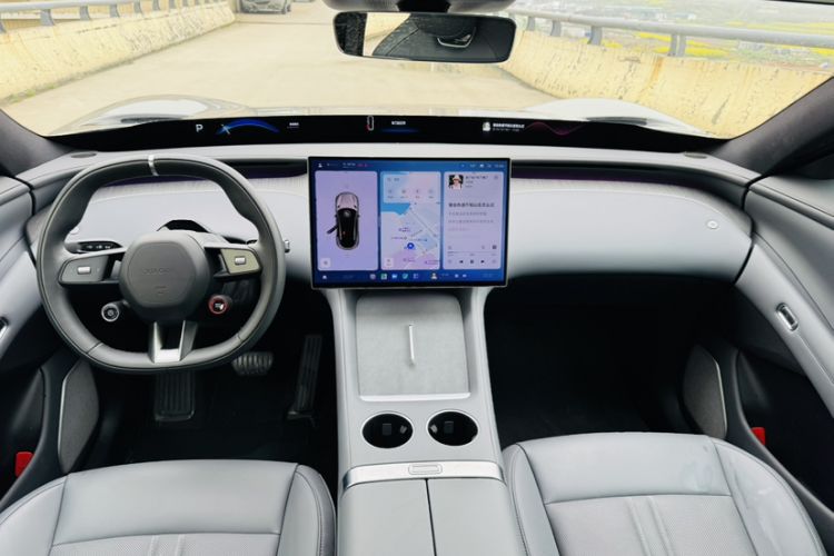 Used Xiaomi Auto YU7 2025 Ultra-Long Range Rear-Wheel Drive Version Interior 2