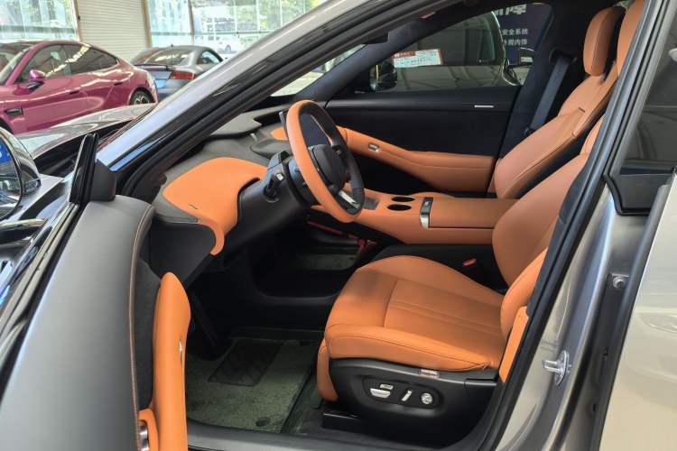 Used Xiaomi Auto YU7 2025 Ultra-Long Range High-Performance All-Wheel-Drive Max Edition Interior 2
