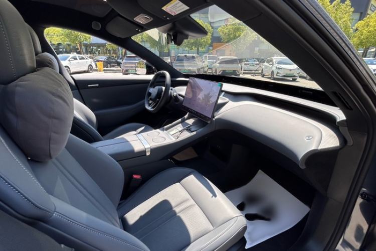 Used Xiaomi Auto YU7 2025 Ultra-Long Range Rear-Wheel Drive Version Interior 2