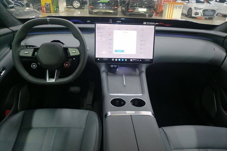 Used Xiaomi Auto YU7 2025 Ultra-Long Range High-Performance All-Wheel-Drive Max Edition Interior 2