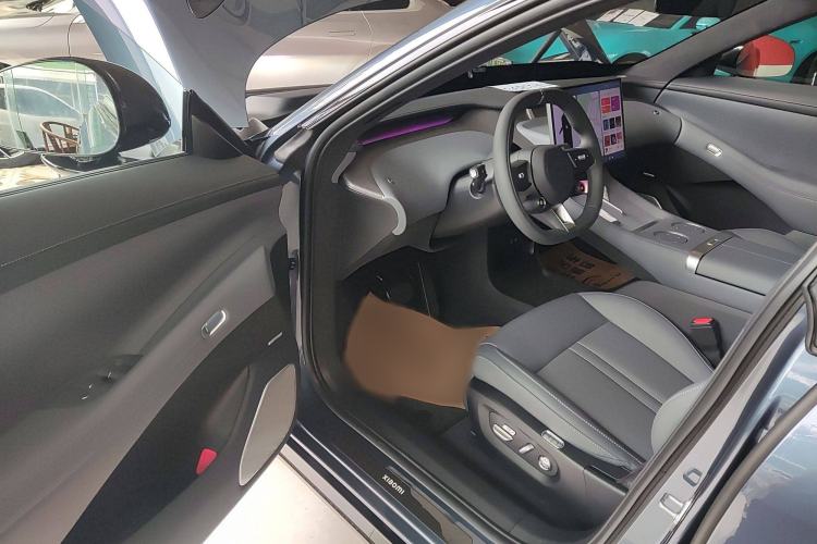 Used Xiaomi Auto YU7 2025 Ultra-Long Range High-Performance All-Wheel-Drive Max Edition Interior 3