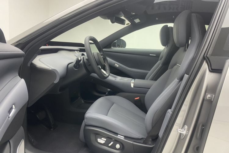 Used Xiaomi Auto YU7 2025 Ultra-Long Range Rear-Wheel Drive Version Interior 3