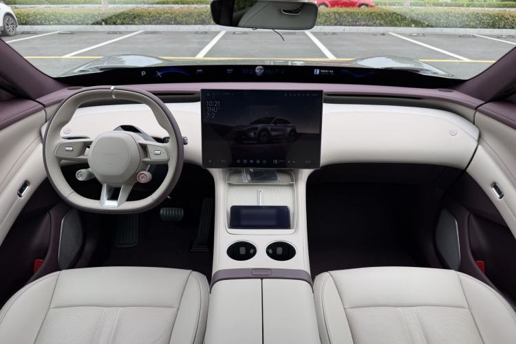 Used Xiaomi Auto YU7 2025 Ultra-Long Range Rear-Wheel Drive Version Interior 3