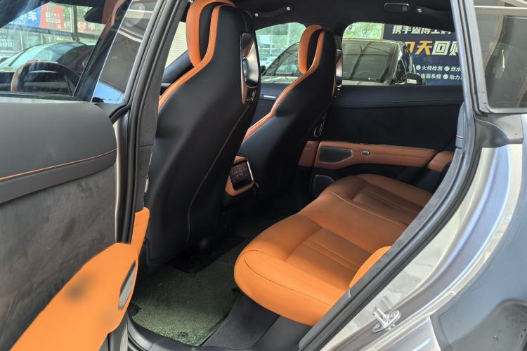 Used Xiaomi Auto YU7 2025 Ultra-Long Range High-Performance All-Wheel-Drive Max Edition Interior 3