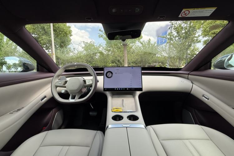 Used Xiaomi Auto YU7 2025 Ultra-Long Range Rear-Wheel Drive Version Interior 3