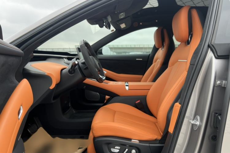 Used Xiaomi Auto YU7 2025 Ultra-Long Range High-Performance All-Wheel-Drive Max Edition Interior 3