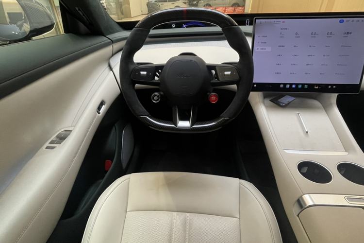Used Xiaomi Auto YU7 2025 Ultra-Long Range High-Performance All-Wheel-Drive Max Edition Interior 4