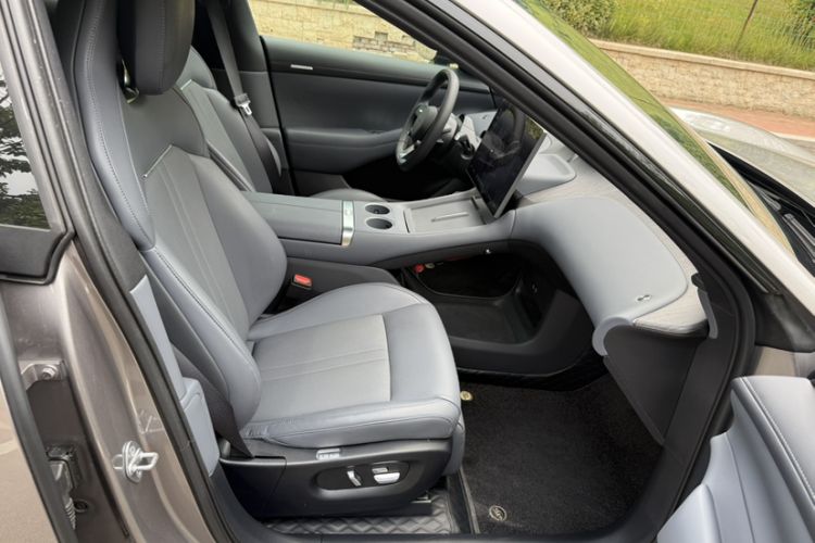 Used Xiaomi Auto YU7 2025 Ultra-Long Range Rear-Wheel Drive Version Interior 4