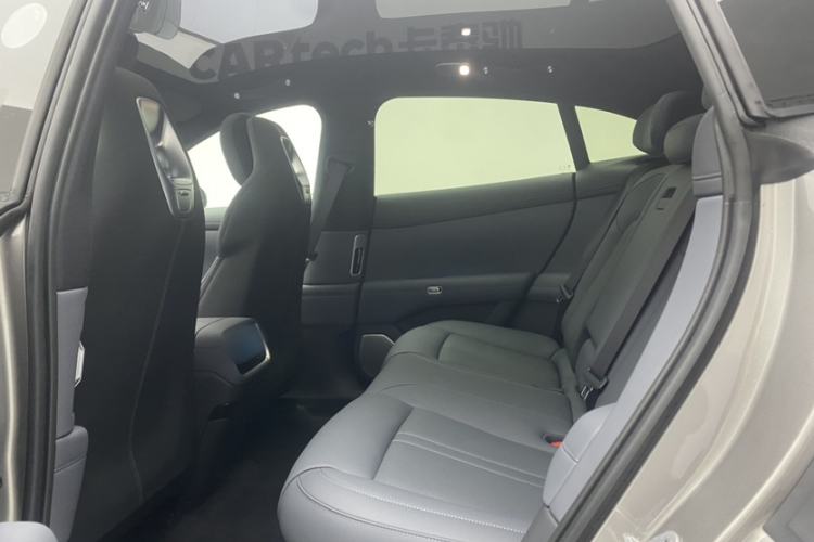 Used Xiaomi Auto YU7 2025 Ultra-Long Range Rear-Wheel Drive Version Interior 4