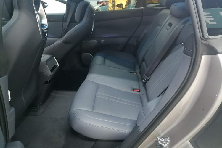 Used Xiaomi Auto YU7 2025 Ultra-Long Range High-Performance All-Wheel-Drive Max Edition Interior 4