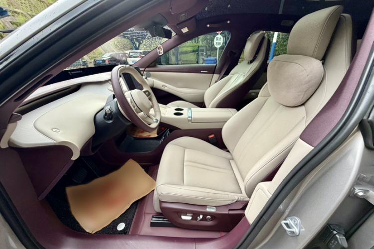 Used Xiaomi Auto YU7 2025 Ultra-Long Range Rear-Wheel Drive Version Interior 6