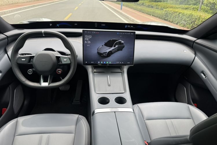 Used Xiaomi Auto YU7 2025 Ultra-Long Range Rear-Wheel Drive Version Interior 7
