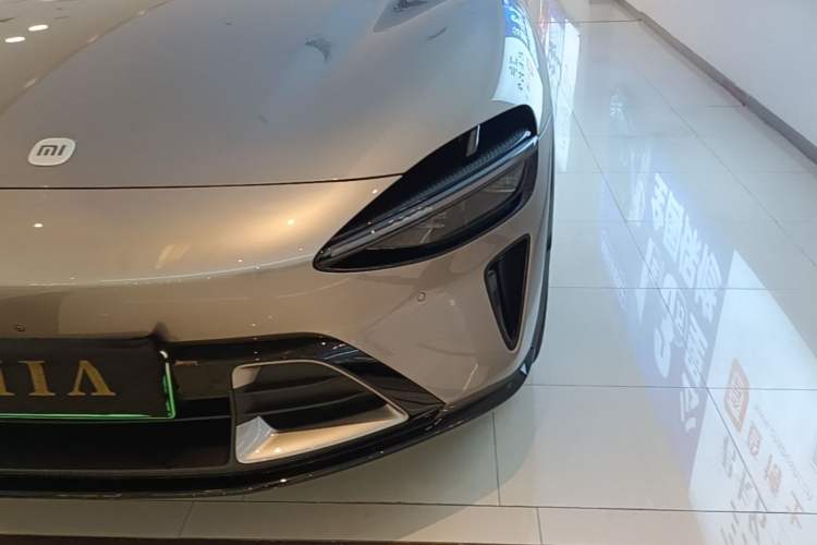 Used Xiaomi Auto YU7 2025 Ultra-Long Range High-Performance All-Wheel-Drive Max Edition Left Front Headlight