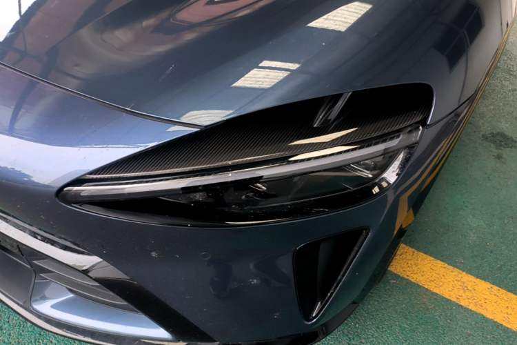 Used Xiaomi Auto YU7 2025 Ultra-Long Range High-Performance All-Wheel-Drive Max Edition Left Front Headlight