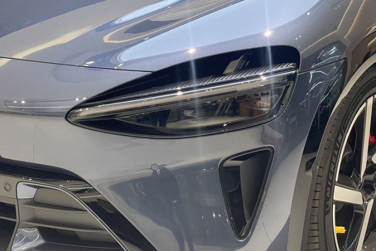 Used Xiaomi Auto YU7 2025 Ultra-Long Range High-Performance All-Wheel-Drive Max Edition Left Front Headlight