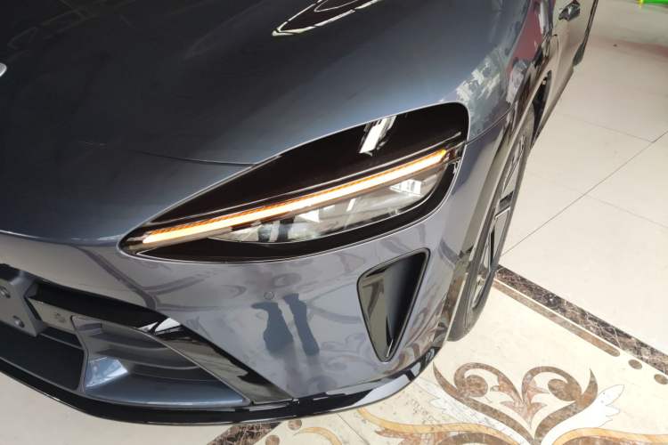 Used Xiaomi Auto YU7 2025 Ultra-Long Range High-Performance All-Wheel-Drive Max Edition Left Front Headlight