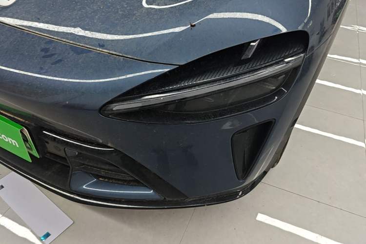 Used Xiaomi Auto YU7 2025 Ultra-Long Range High-Performance All-Wheel-Drive Max Edition Left Front Headlight