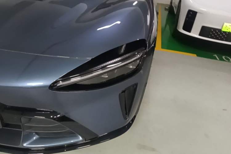 Used Xiaomi Auto YU7 2025 Ultra-Long Range High-Performance All-Wheel-Drive Max Edition Left Front Headlight