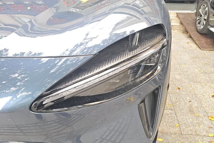 Used Xiaomi Auto YU7 2025 Ultra-Long Range High-Performance All-Wheel-Drive Max Edition Left Front Headlight