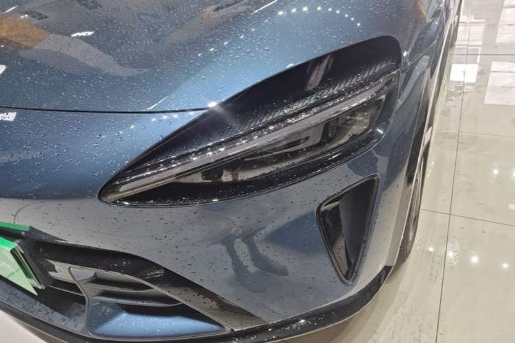 Used Xiaomi Auto YU7 2025 Ultra-Long Range High-Performance All-Wheel-Drive Max Edition Left Front Headlight