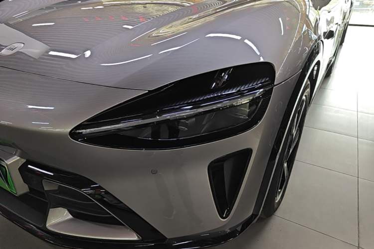 Used Xiaomi Auto YU7 2025 Ultra-Long Range Rear-Wheel Drive Version Left Front Headlight