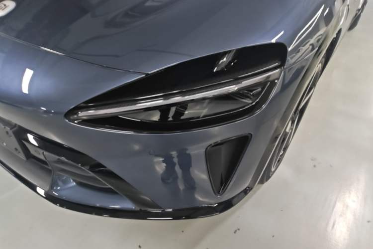 Used Xiaomi Auto YU7 2025 Ultra-Long Range High-Performance All-Wheel-Drive Max Edition Left Front Headlight