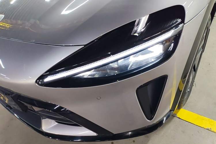 Used Xiaomi Auto YU7 2025 Ultra-Long Range All-Wheel Drive Pro Version Left Front Headlight