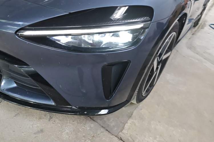 Used Xiaomi Auto YU7 2025 Ultra-Long Range High-Performance All-Wheel-Drive Max Edition Left Front Headlight