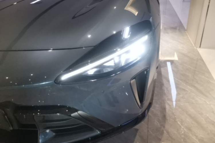 Used Xiaomi Auto YU7 2025 Ultra-Long Range High-Performance All-Wheel-Drive Max Edition Left Front Headlight