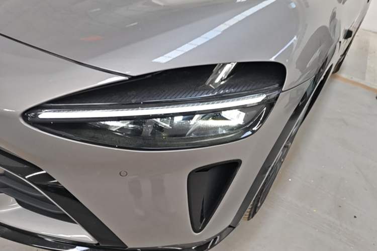 Used Xiaomi Auto YU7 2025 Ultra-Long Range High-Performance All-Wheel-Drive Max Edition Left Front Headlight