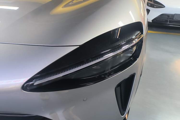 Used Xiaomi Auto YU7 2025 Ultra-Long Range High-Performance All-Wheel-Drive Max Edition Left Front Headlight