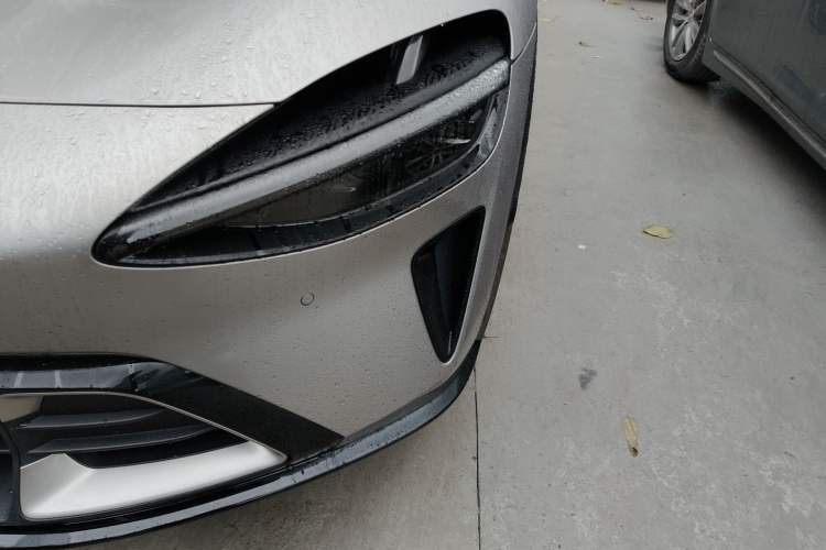 Used Xiaomi Auto YU7 2025 Ultra-Long Range High-Performance All-Wheel-Drive Max Edition Left Front Headlight