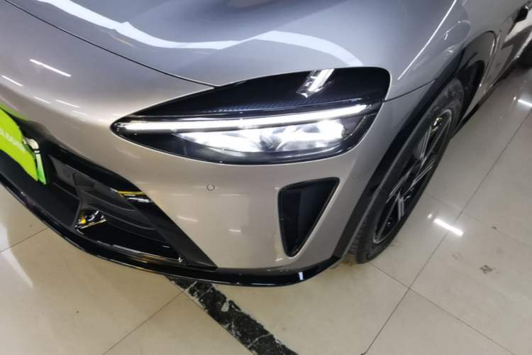 Used Xiaomi Auto YU7 2025 Ultra-Long Range Rear-Wheel Drive Version Left Front Headlight