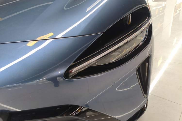 Used Xiaomi Auto YU7 2025 Ultra-Long Range Rear-Wheel Drive Version Left Front Headlight
