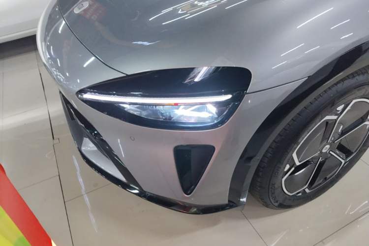 Used Xiaomi Auto YU7 2025 Ultra-Long Range All-Wheel Drive Pro Version Left Front Headlight