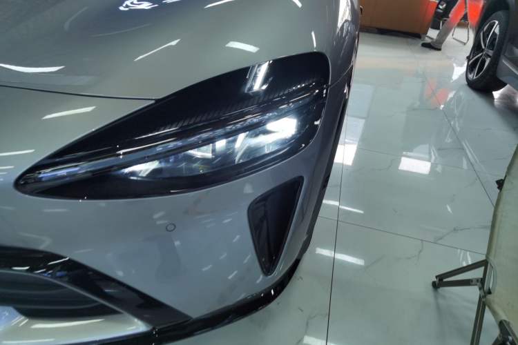 Used Xiaomi Auto YU7 2025 Ultra-Long Range High-Performance All-Wheel-Drive Max Edition Left Front Headlight