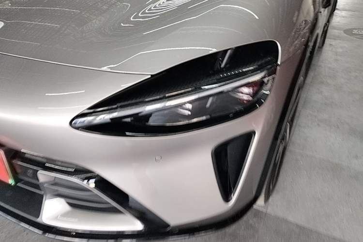 Used Xiaomi Auto YU7 2025 Ultra-Long Range High-Performance All-Wheel-Drive Max Edition Left Front Headlight