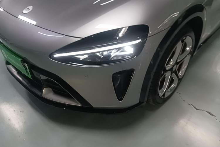 Used Xiaomi Auto YU7 2025 Ultra-Long Range High-Performance All-Wheel-Drive Max Edition Left Front Headlight