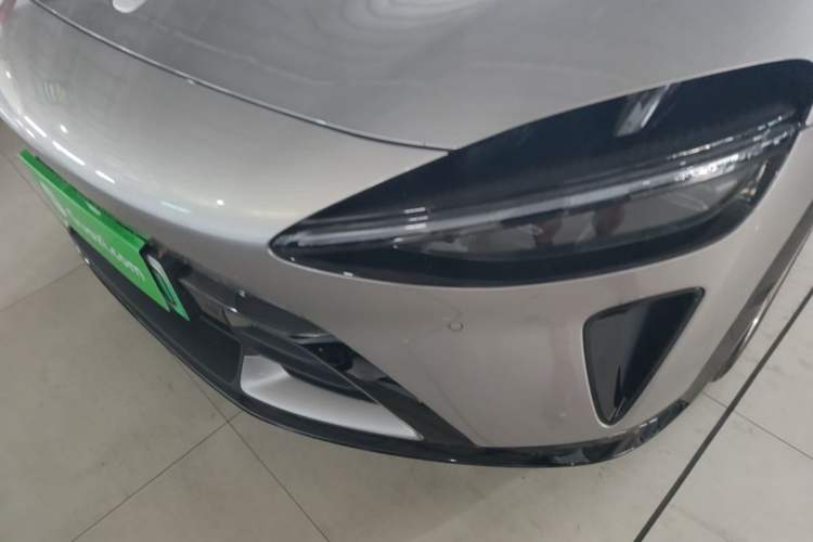 Used Xiaomi Auto YU7 2025 Ultra-Long Range High-Performance All-Wheel-Drive Max Edition Left Front Headlight